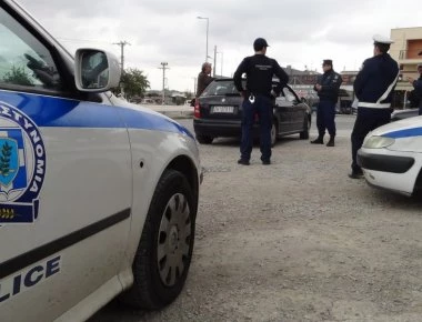 Στη Λαμία μεταφέρθηκε ο δράστης του φονικού της Άμφισσας (φωτο)